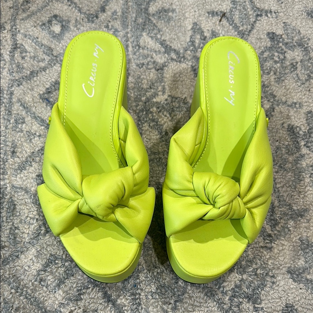 Circus by Sam Edelman Green Mules Vibrant Minimalist Design